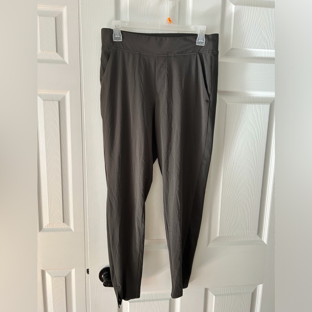 Athleta khaki green athletic pants